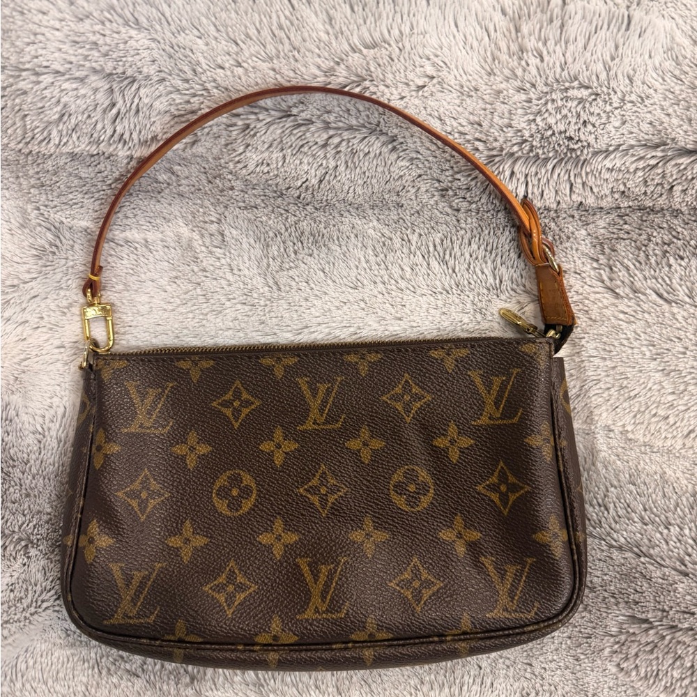Lv Pochette Accessories